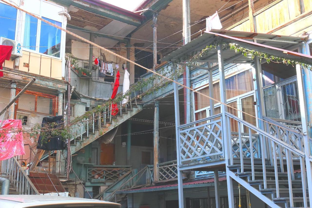 Historical Apartment In Old Тбилиси Экстерьер фото